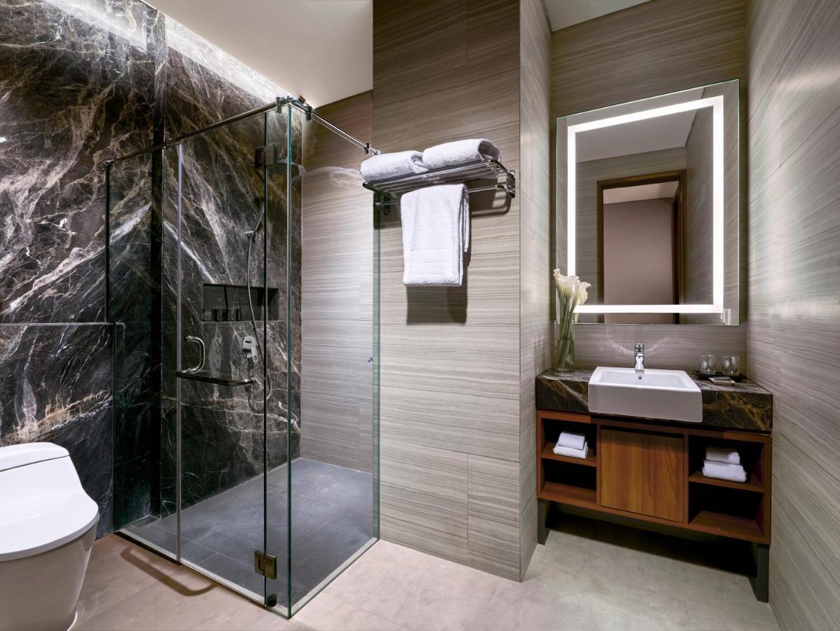 Oakwood Premier Cozmo Jakarta Buitenkant foto